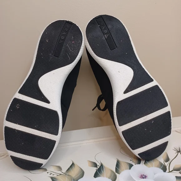 PRADA SNEAKERS WOMEN'S size 40 IT 9 USA - Picture 8 of 10